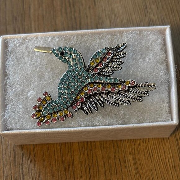 Hummingbird in Flight Crystal Brooch Pin Sparkling Rhinestone Crystal New in Box - Picture 1 of 2